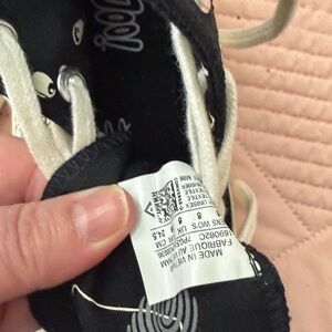 Converse Scooby Do Canvas limited edition shoes M sz6/ W sz8